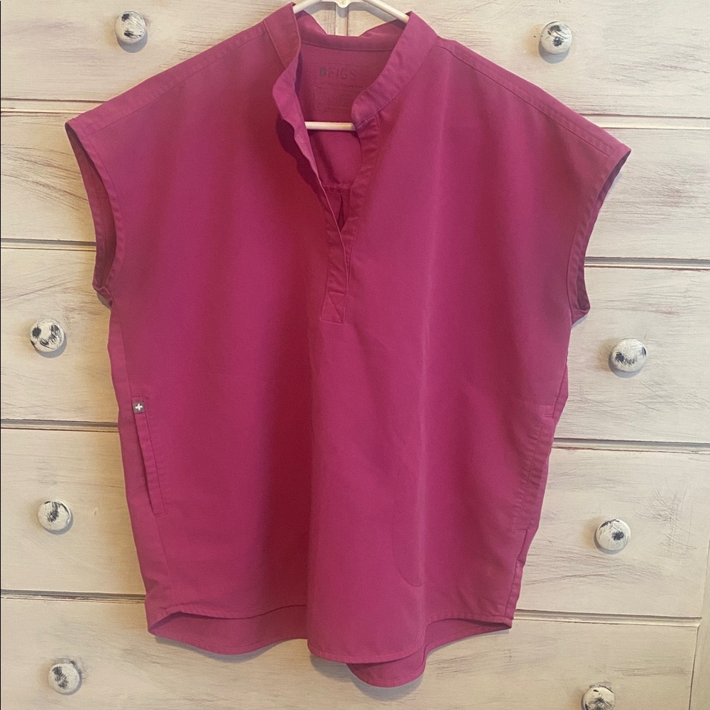 FIGS scrub top